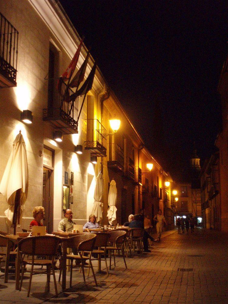 Miguel De Cervantes Alcalá de Henares Exterior photo