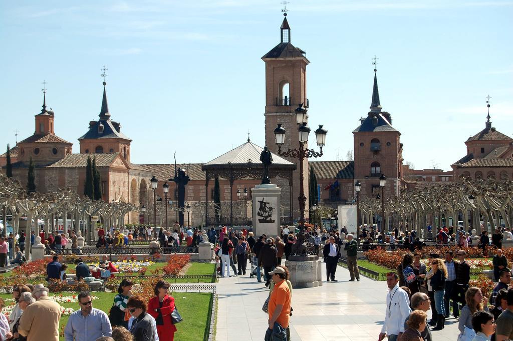 Miguel De Cervantes Alcalá de Henares Exterior photo
